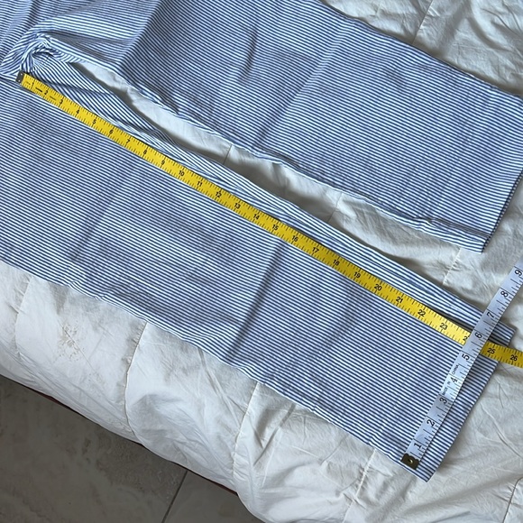 Hilary Radley Capri Pants / Size 6 - Picture 9 of 10